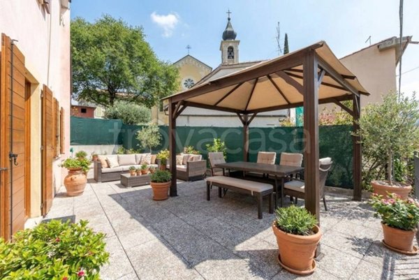 casa indipendente in vendita a Grezzana