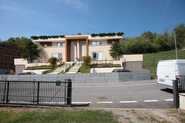 casa indipendente in vendita a Grezzana in zona Rosaro