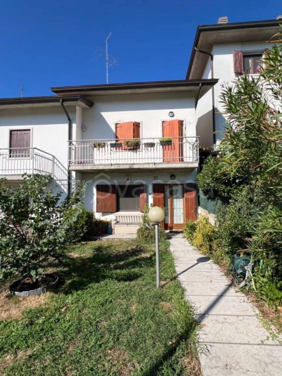 casa indipendente in vendita a Grezzana in zona Rosaro