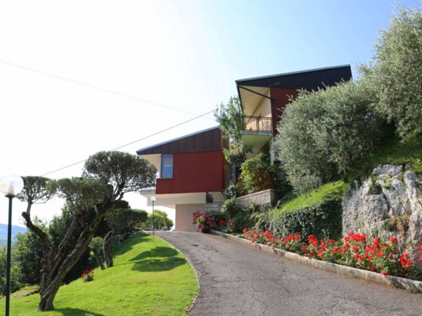 casa indipendente in vendita a Grezzana