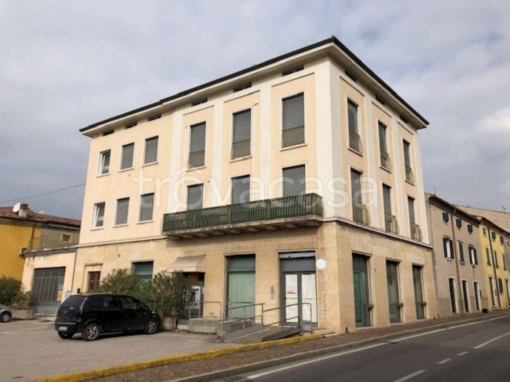 negozio in vendita ad Illasi