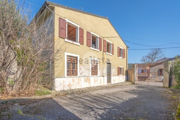 casa indipendente in vendita ad Illasi