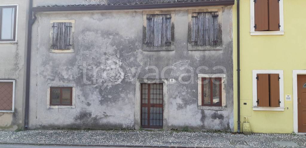 casa indipendente in vendita ad Illasi in zona Cellore