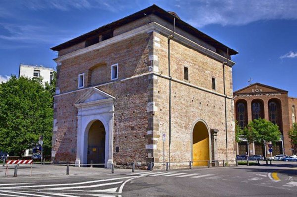 negozio in vendita ad Isola della Scala in zona Pellegrina