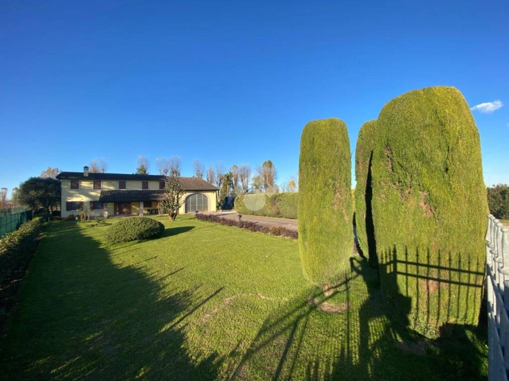 casa indipendente in vendita ad Isola della Scala