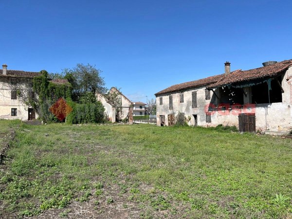 casa indipendente in vendita ad Isola della Scala in zona Pellegrina