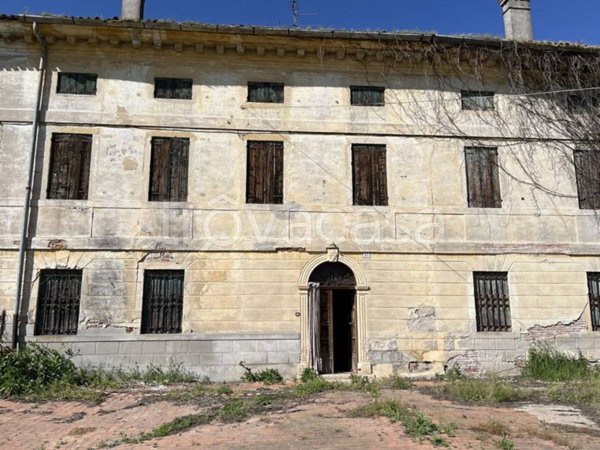 casa indipendente in vendita ad Isola della Scala in zona Pellegrina