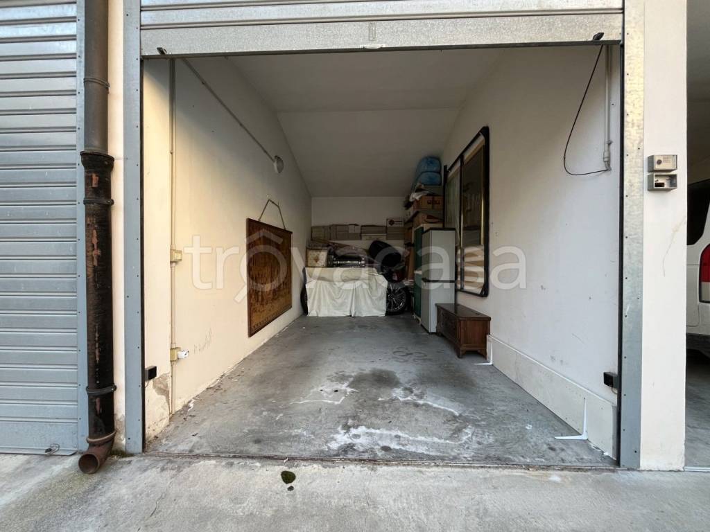 negozio in vendita ad Isola della Scala
