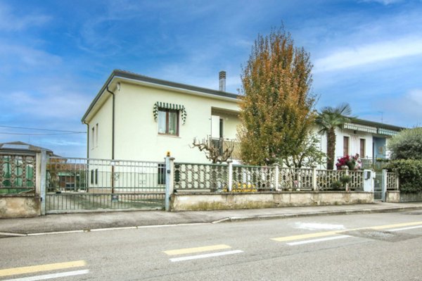 casa indipendente in vendita ad Isola della Scala
