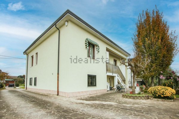 casa indipendente in vendita ad Isola della Scala