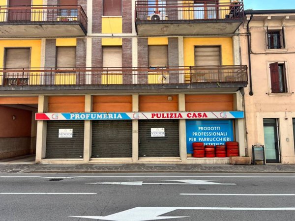 negozio in vendita ad Isola della Scala