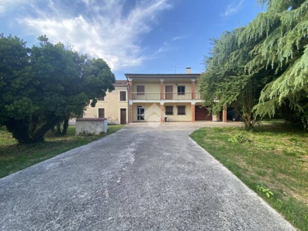 casa indipendente in vendita ad Isola della Scala