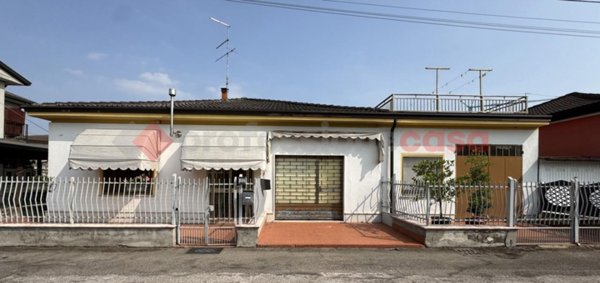casa indipendente in vendita ad Isola della Scala