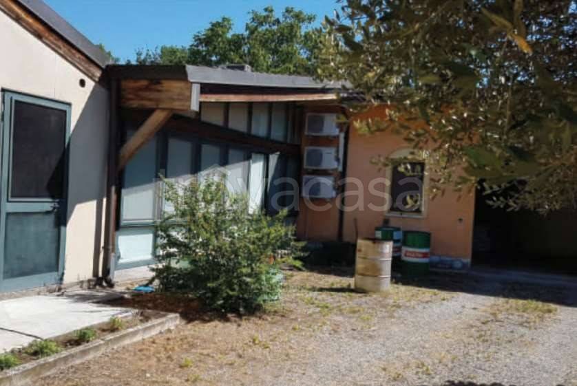 locale di sgombero in vendita ad Isola della Scala