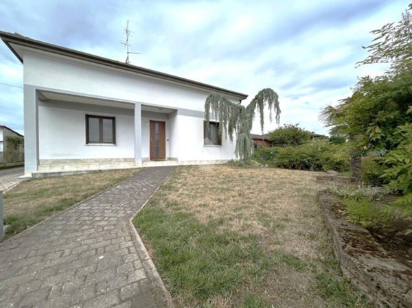 casa indipendente in vendita ad Isola della Scala in zona Caselle