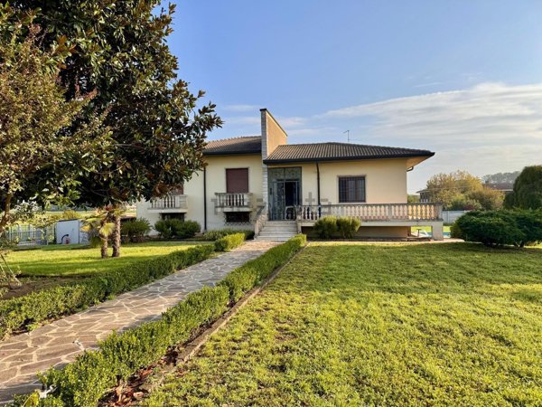 casa indipendente in vendita ad Isola della Scala