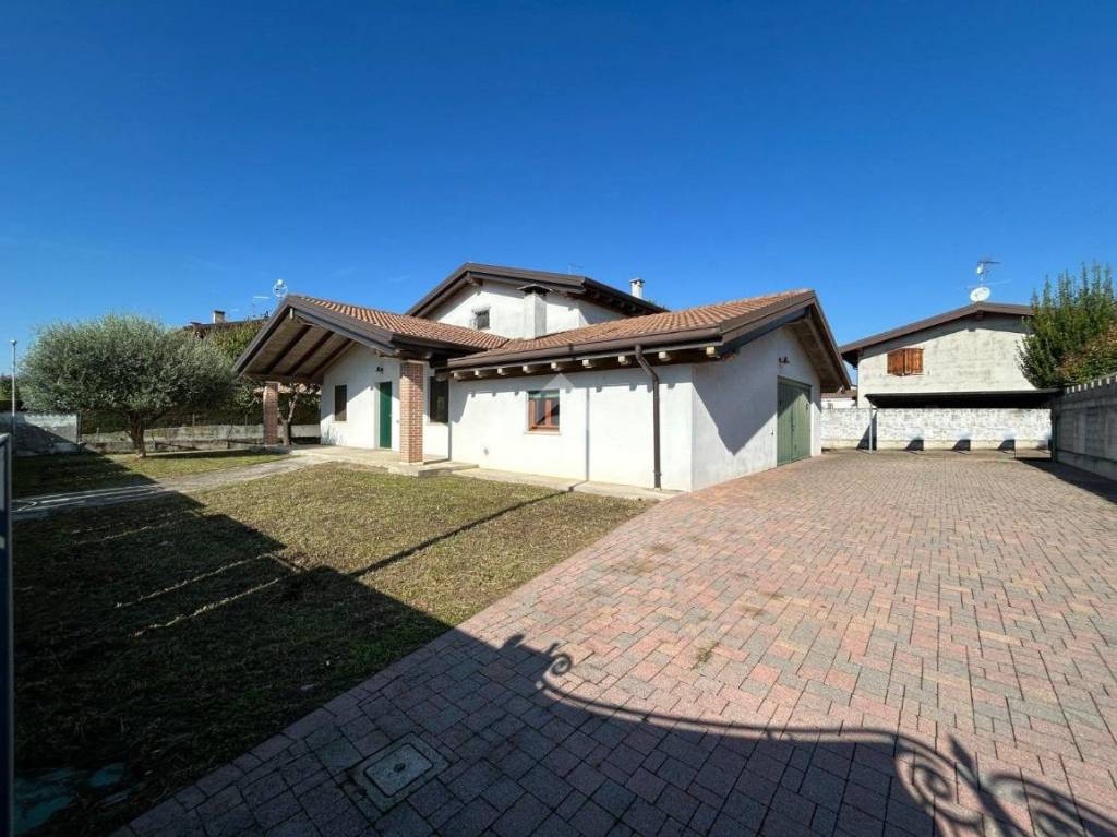 casa indipendente in vendita ad Isola della Scala