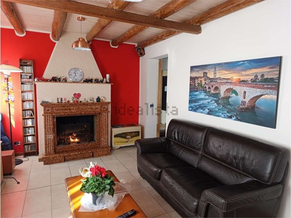 casa indipendente in vendita ad Isola della Scala in zona Pellegrina