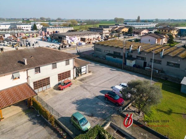 negozio in vendita ad Isola della Scala