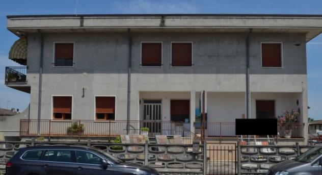 negozio in vendita ad Isola della Scala