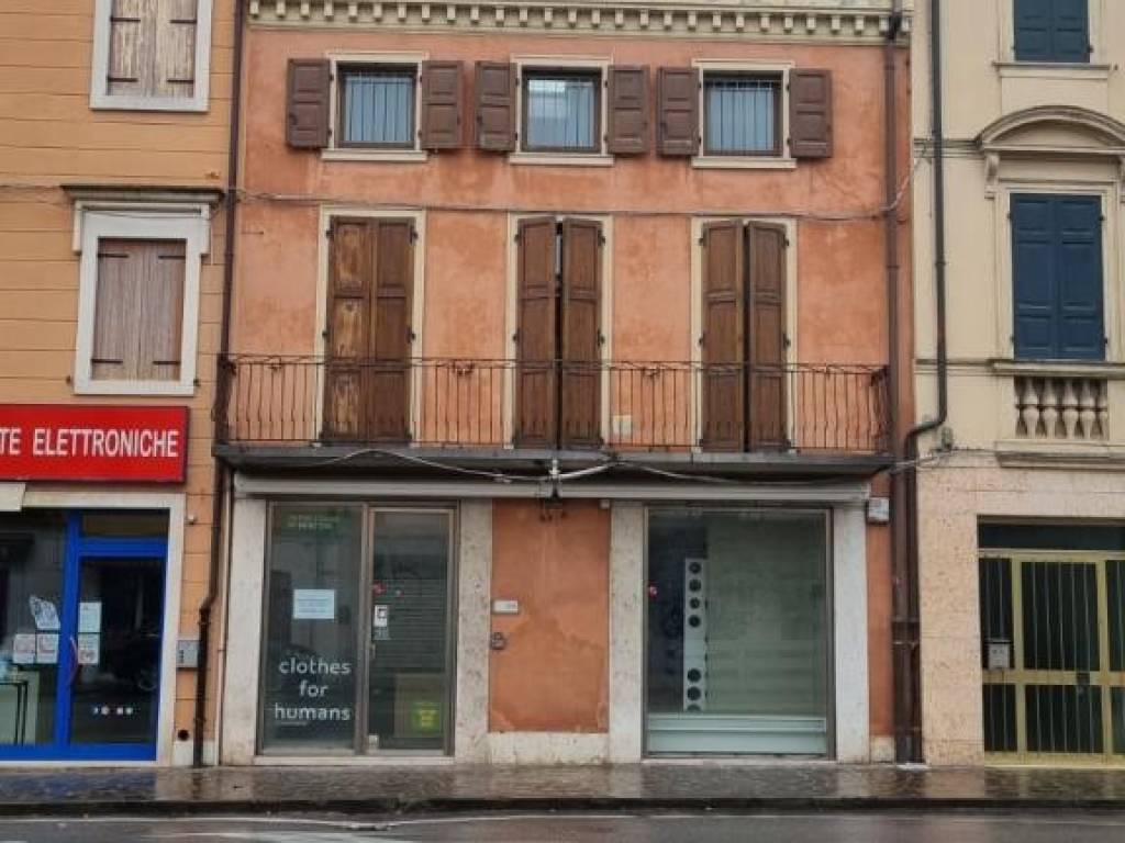 negozio in vendita ad Isola della Scala