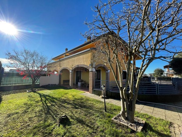 casa indipendente in vendita ad Isola della Scala