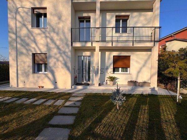 casa indipendente in vendita ad Isola della Scala