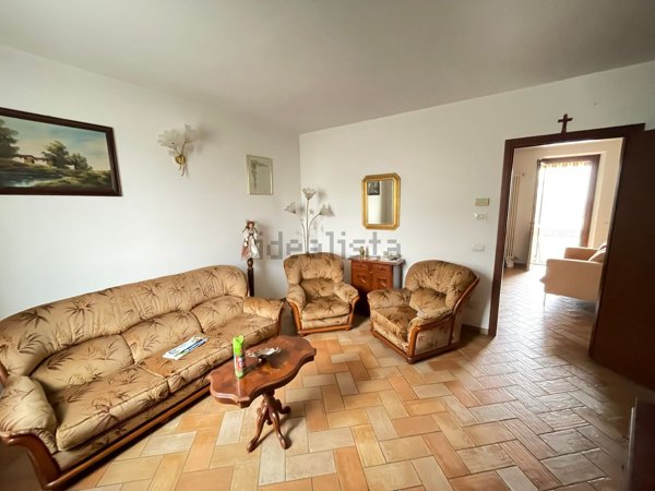 casa indipendente in vendita ad Isola della Scala in zona Pellegrina