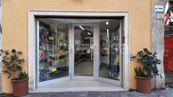 negozio in vendita ad Isola della Scala