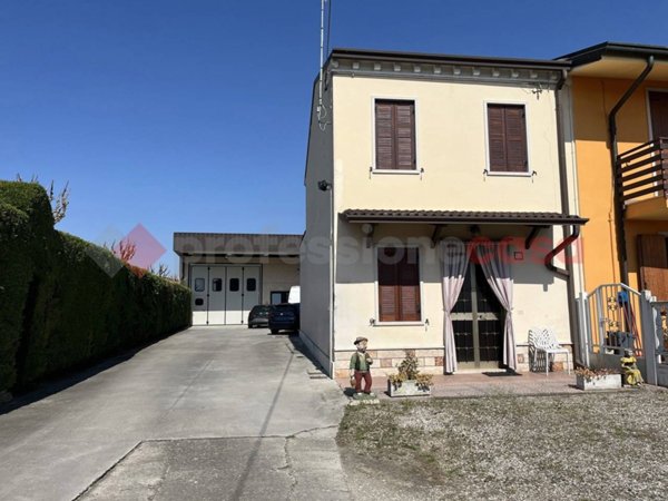 casa indipendente in vendita ad Isola della Scala in zona Tarmassia