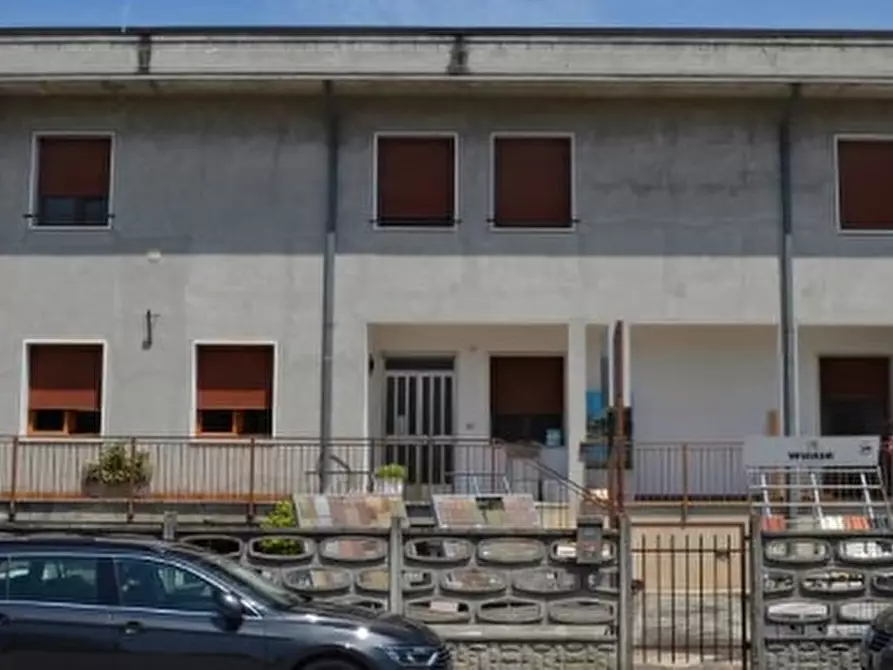 negozio in vendita ad Isola della Scala