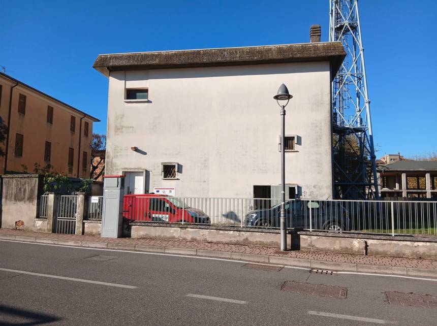 locale commerciale in vendita ad Isola della Scala