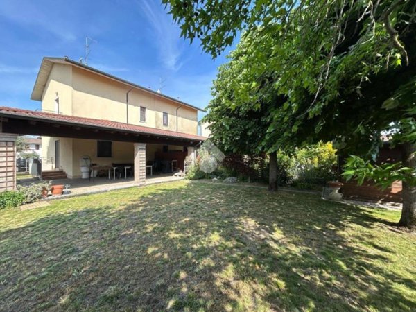 casa indipendente in vendita ad Isola della Scala
