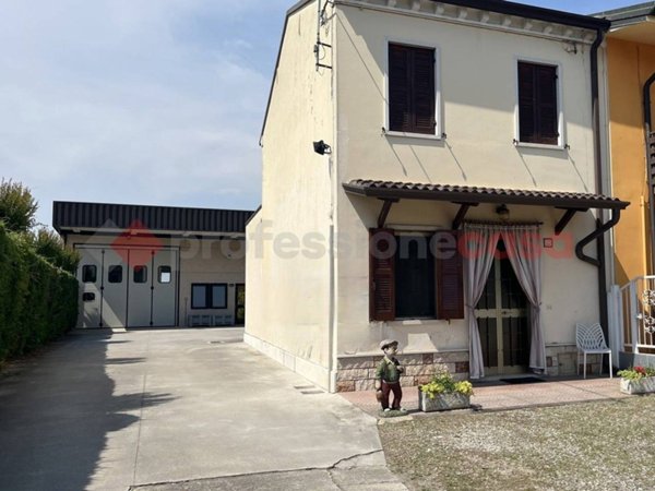 casa indipendente in vendita ad Isola della Scala in zona Tarmassia