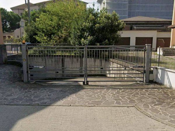 box auto in vendita ad Isola della Scala