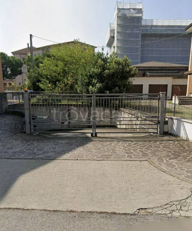 box auto in vendita ad Isola della Scala