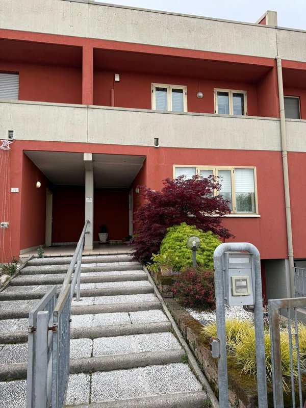 casa indipendente in vendita ad Isola Rizza