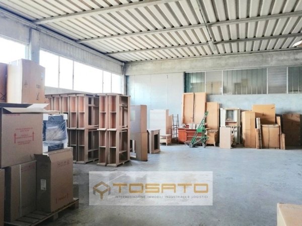 locale commerciale in vendita ad Isola Rizza