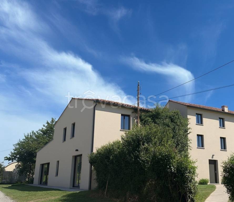 casa indipendente in vendita ad Isola Rizza