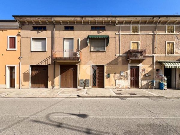 casa indipendente in vendita ad Isola Rizza