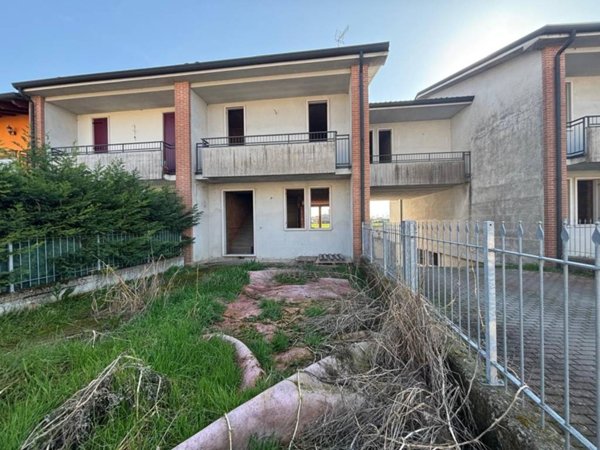 casa indipendente in vendita ad Isola Rizza