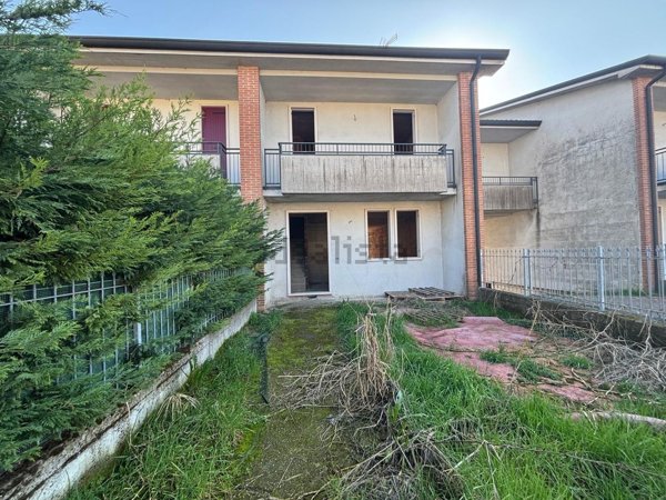 casa indipendente in vendita ad Isola Rizza