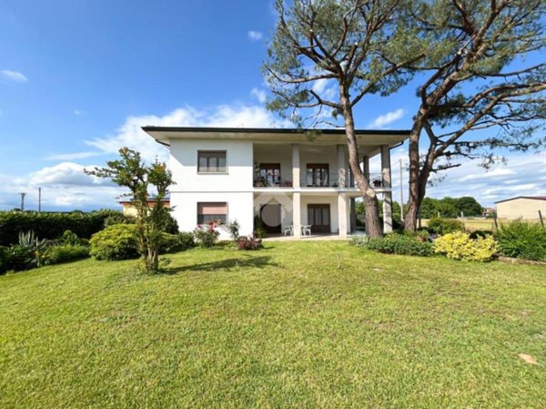 casa indipendente in vendita ad Isola Rizza