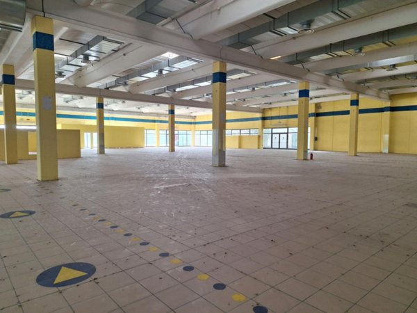 capannone in vendita ad Isola Rizza