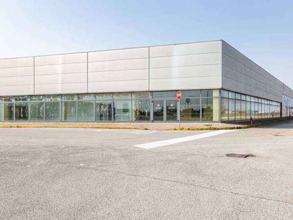 negozio in vendita ad Isola Rizza