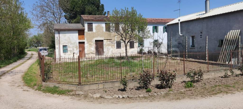 casa indipendente in vendita ad Isola Rizza