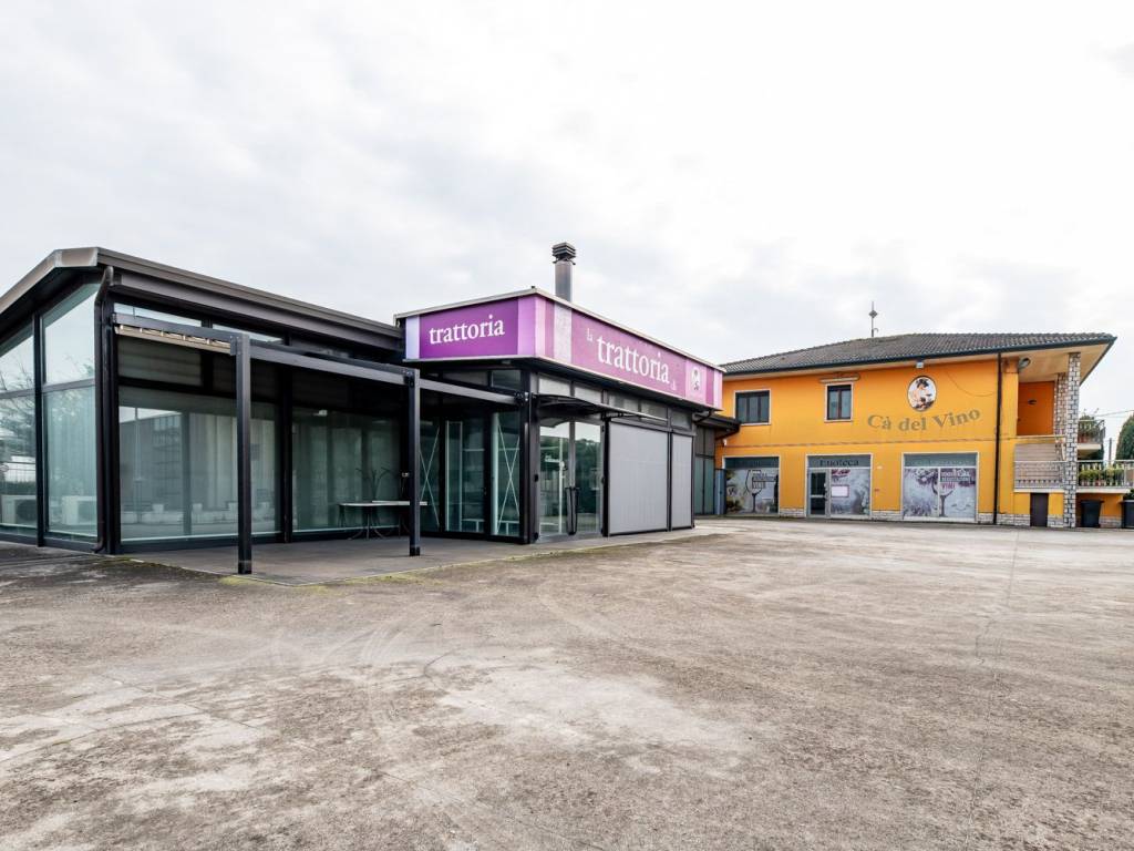 negozio in vendita ad Isola Rizza