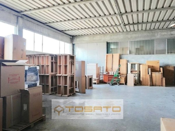 locale commerciale in vendita ad Isola Rizza