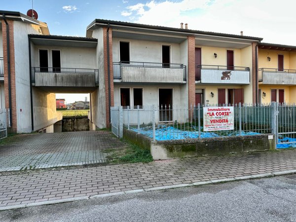 casa indipendente in vendita ad Isola Rizza
