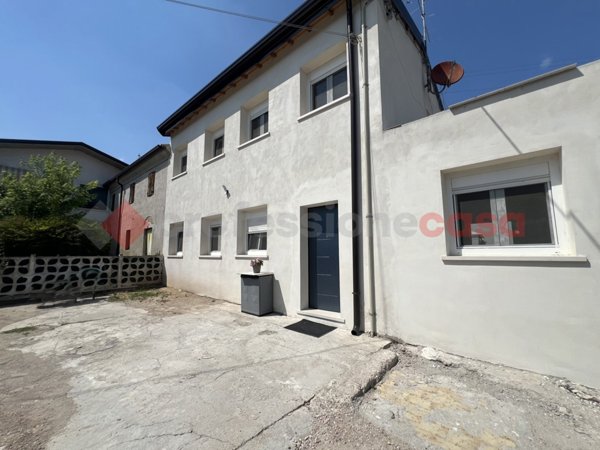 casa indipendente in vendita ad Isola Rizza